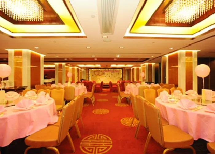 Emperor Hotel 3*