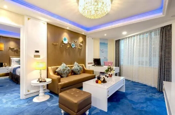 Emperor Hotel 3*