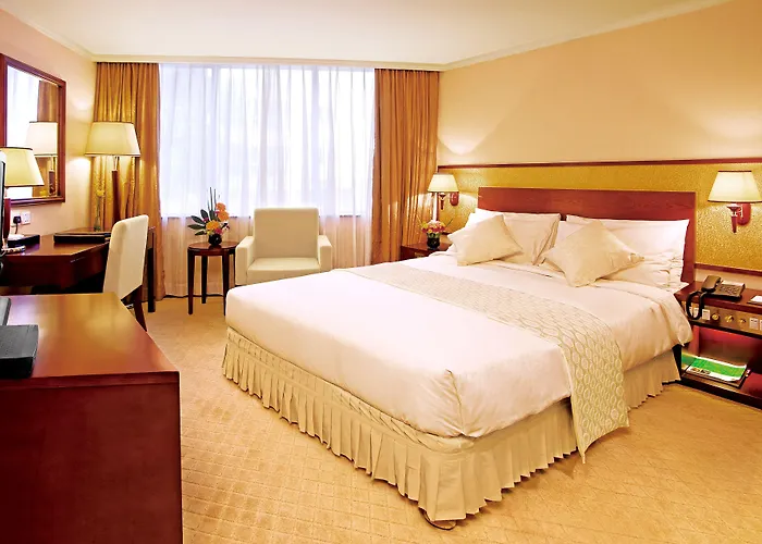 Emperor Hotel 3*