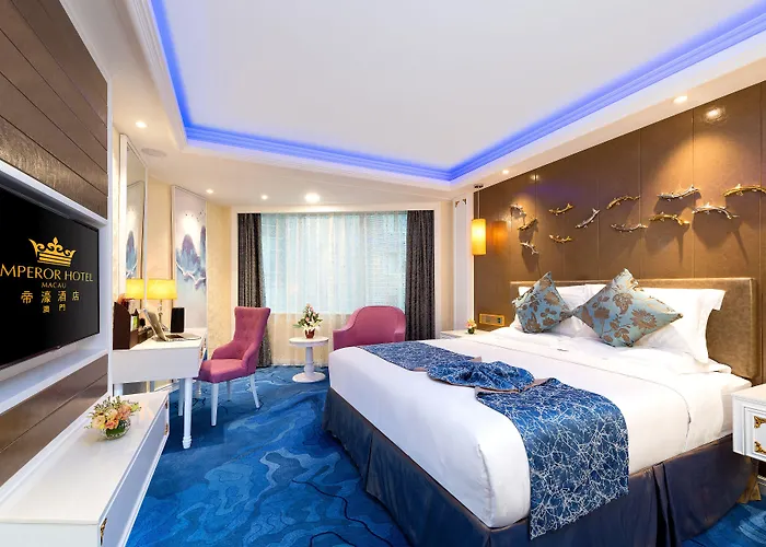 Emperor Hotel 3*