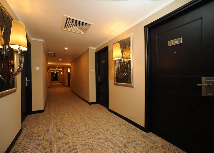 Emperor Hotel 3*