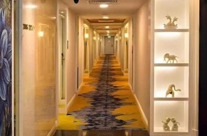 Emperor 3* Macau